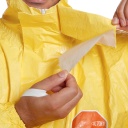 mono traje quimico epi dupont tychem 2000 c colocacion cuello